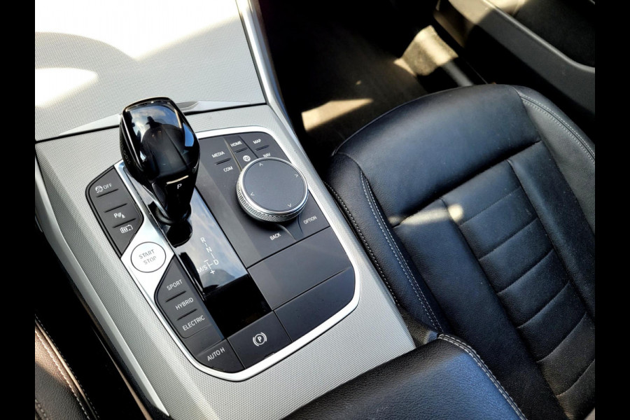 BMW 3 Serie Touring 320e Radar, Adaptive Cruise, Carplay, HIFI, DAB, El, trekhaak (BMW Dealer onderhouden)