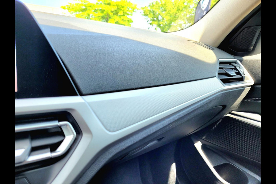 BMW 3 Serie Touring 320e Radar, Adaptive Cruise, Carplay, HIFI, DAB, El, trekhaak (BMW Dealer onderhouden)