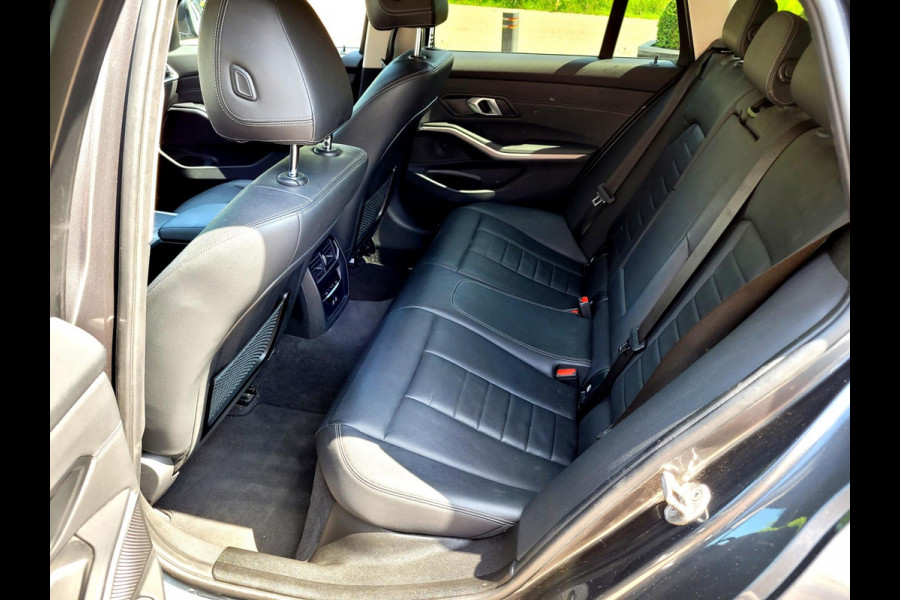 BMW 3 Serie Touring 320e Radar, Adaptive Cruise, Carplay, HIFI, DAB, El, trekhaak (BMW Dealer onderhouden)