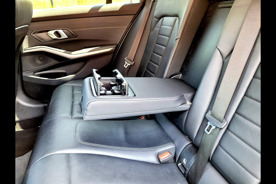 BMW 3 Serie Touring 320e Radar, Adaptive Cruise, Carplay, HIFI, DAB, El, trekhaak (BMW Dealer onderhouden)