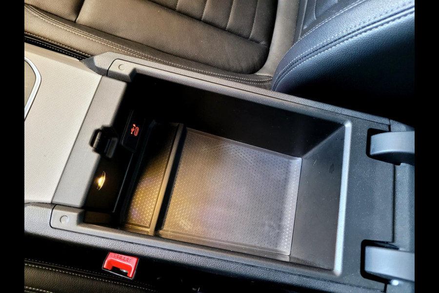 BMW 3 Serie Touring 320e Radar, Adaptive Cruise, Carplay, HIFI, DAB, El, trekhaak (BMW Dealer onderhouden)
