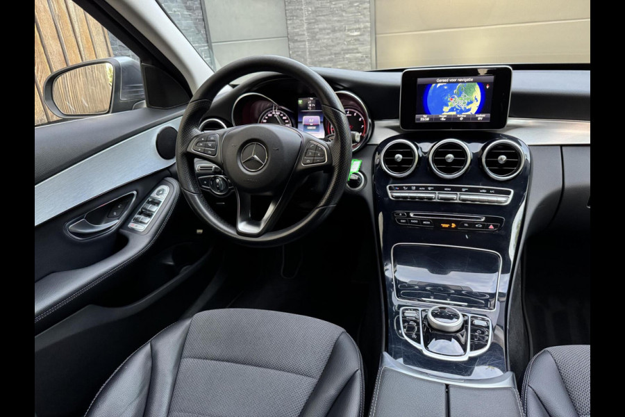 Mercedes-Benz C-Klasse Estate 180 Business Automaat Navigatiesysteem | Trekhaak | LED verlichting | Climate control | Cruise control | Getint glas | 17