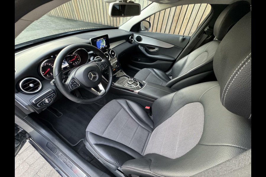 Mercedes-Benz C-Klasse Estate 180 Business Automaat Navigatiesysteem | Trekhaak | LED verlichting | Climate control | Cruise control | Getint glas | 17