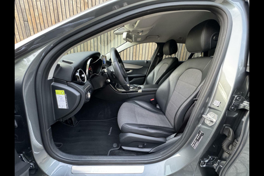 Mercedes-Benz C-Klasse Estate 180 Business Automaat Navigatiesysteem | Trekhaak | LED verlichting | Climate control | Cruise control | Getint glas | 17