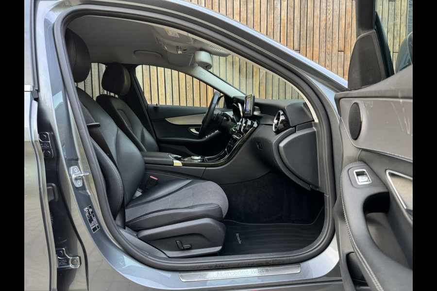 Mercedes-Benz C-Klasse Estate 180 Business Automaat Navigatiesysteem | Trekhaak | LED verlichting | Climate control | Cruise control | Getint glas | 17