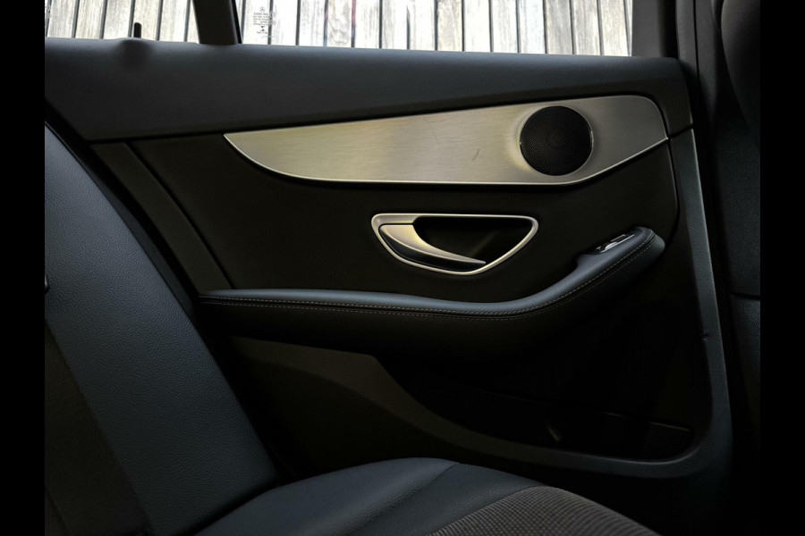 Mercedes-Benz C-Klasse Estate 180 Business Automaat Navigatiesysteem | Trekhaak | LED verlichting | Climate control | Cruise control | Getint glas | 17