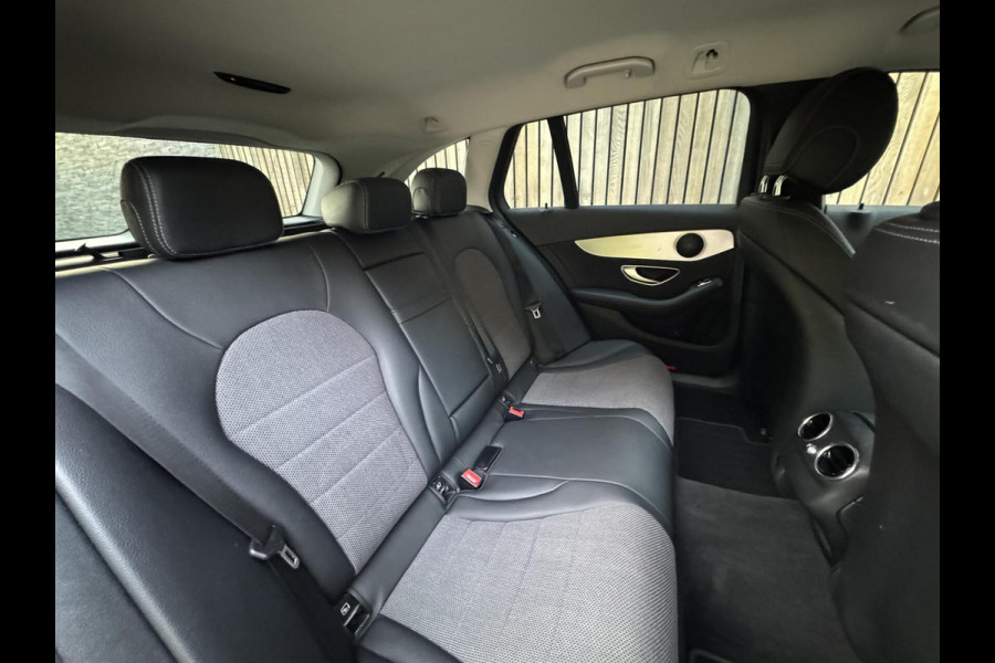 Mercedes-Benz C-Klasse Estate 180 Business Automaat Navigatiesysteem | Trekhaak | LED verlichting | Climate control | Cruise control | Getint glas | 17