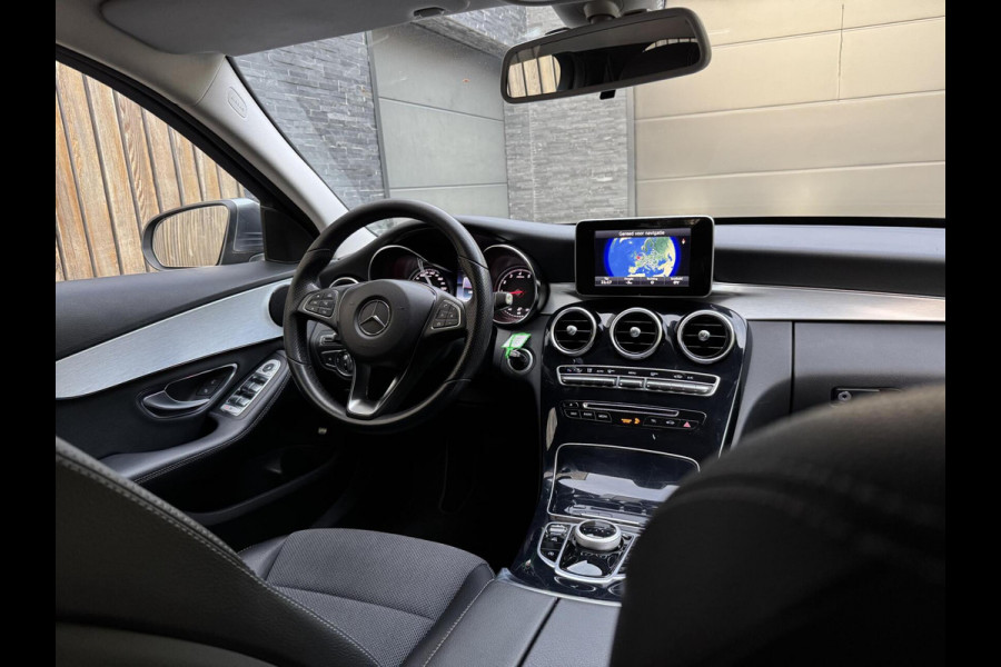 Mercedes-Benz C-Klasse Estate 180 Business Automaat Navigatiesysteem | Trekhaak | LED verlichting | Climate control | Cruise control | Getint glas | 17