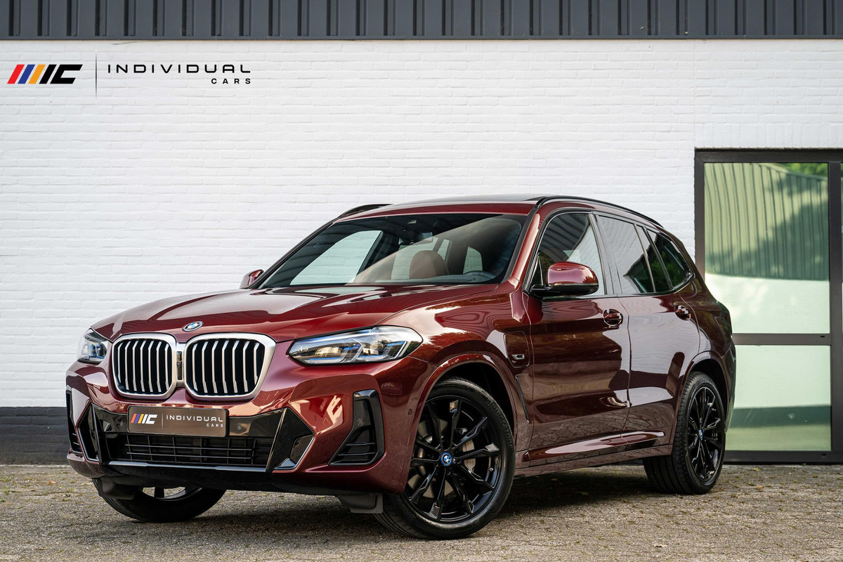 BMW X3 xDrive30e M-Sport INDIVIDUAL Carbon Tartufo Pano BMW X3 xDrive30e M-Sport INDIVIDUAL Carbon Tartufo Pano