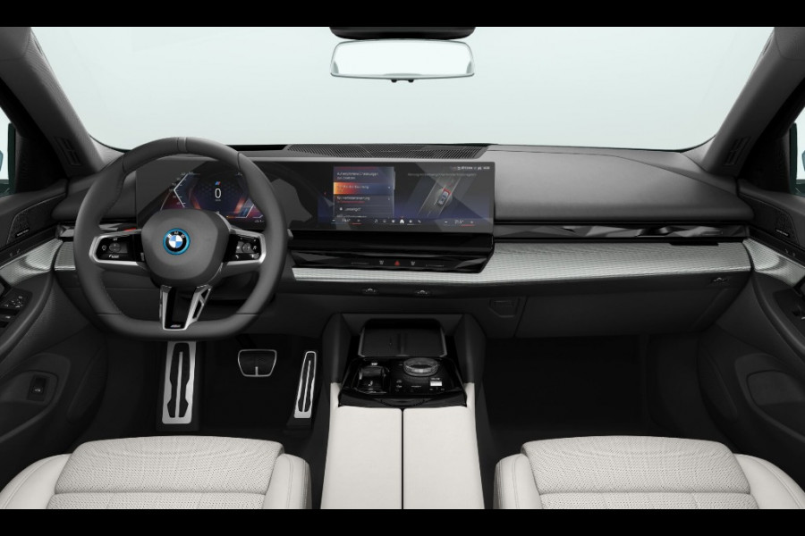 BMW i5 Touring eDrive40 M-Sport Pro - Onderstel Prof - Pano - Comfortzetel - Stoelventilatie