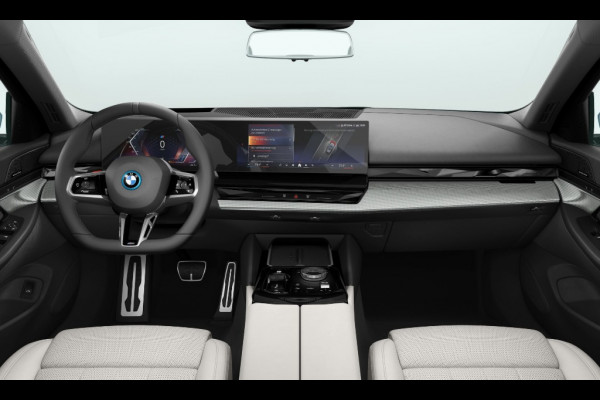 BMW i5 Touring eDrive40 M-Sport Pro - Onderstel Prof - Pano - Comfortzetel - Stoelventilatie