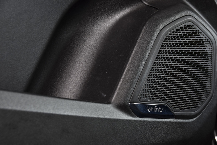Lynk & Co 01 1.5 PHEV 261PK MY22 | 360 Camera | 7.4 kWh Boordlader | S/K-panodak | Adapt. Cruise | Memory | Elek. klep | LM 20" | 4586