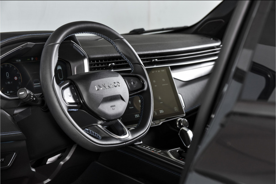 Lynk & Co 01 1.5 PHEV 261PK MY23 | 360 Camera | 7.4 kWh Boordlader | Donkere hemel | S/K-panodak | Adapt. Cruise | Memory | Elek. klep | LM 20" | 7226