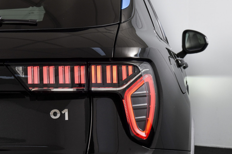 Lynk & Co 01 1.5 PHEV 261PK MY23 | 360 Camera | 7.4 kWh Boordlader | Donkere hemel | S/K-panodak | Adapt. Cruise | Memory | Elek. klep | LM 20" | 7226
