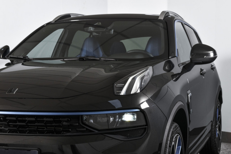 Lynk & Co 01 1.5 PHEV 261PK MY23 | 360 Camera | 7.4 kWh Boordlader | Donkere hemel | S/K-panodak | Adapt. Cruise | Memory | Elek. klep | LM 20" | 7226