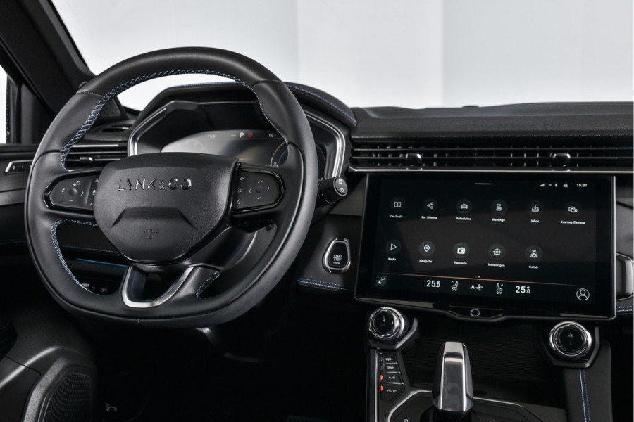 Lynk & Co 01 1.5 PHEV 261PK MY23 | 360 Camera | 7.4 kWh Boordlader | Donkere hemel | S/K-panodak | Adapt. Cruise | Memory | Elek. klep | LM 20" | 7226