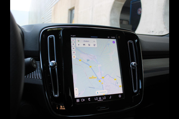 Volvo XC40 Recharge P8 AWD R-Design | SAGE GREEN | SOH 91% | ACHTERUITRIJCAMERA | WARMTEPOMP |