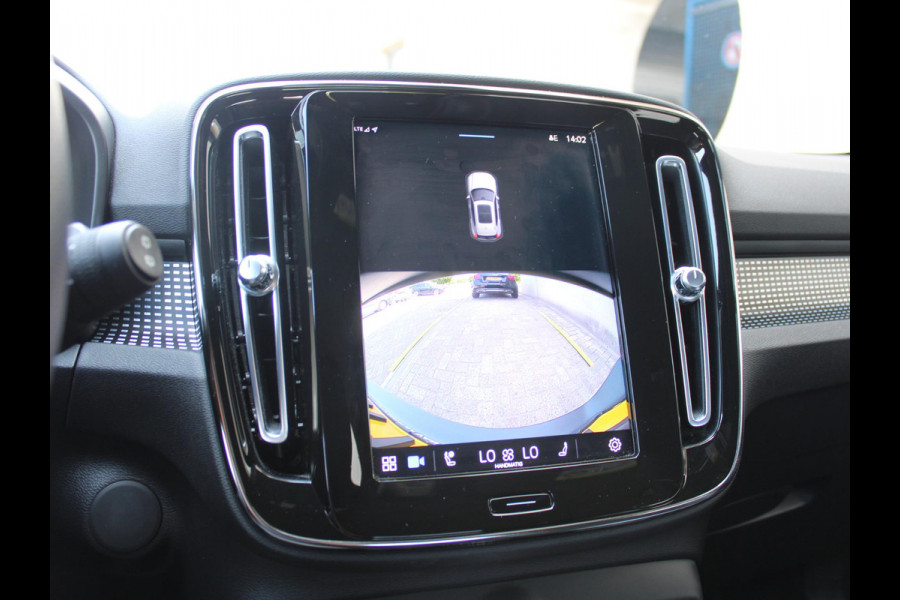 Volvo XC40 Recharge P8 AWD R-Design | SAGE GREEN | SOH 91% | ACHTERUITRIJCAMERA | WARMTEPOMP |