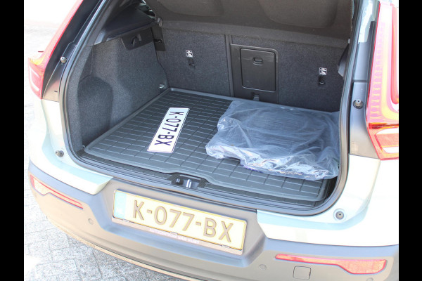 Volvo XC40 Recharge P8 AWD R-Design | SAGE GREEN | SOH 91% | ACHTERUITRIJCAMERA | WARMTEPOMP |