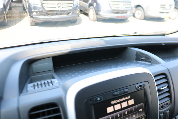 Renault Trafic 2.0 dCi 145pk L1 H1 Airco Navigatie Imperiaal