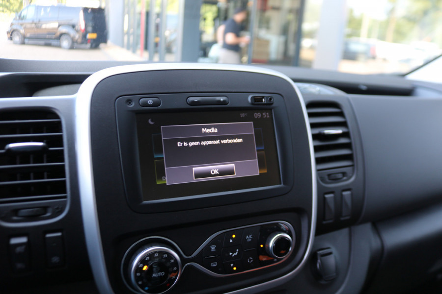 Renault Trafic 2.0 dCi 145pk L1 H1 Airco Navigatie Imperiaal