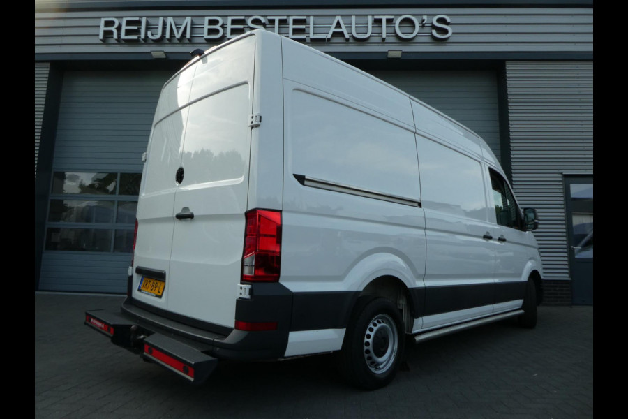 Volkswagen Crafter 35 2.0 TDI 180 pk L3H3 ( L2H2) airco, apple carplay ,camera ,trekhaak