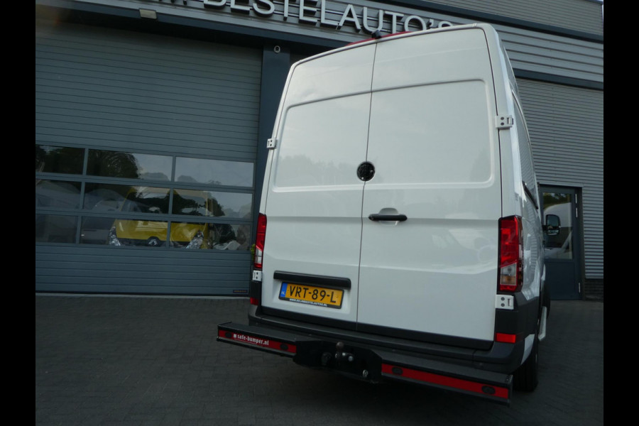 Volkswagen Crafter 35 2.0 TDI 180 pk L3H3 ( L2H2) airco, apple carplay ,camera ,trekhaak