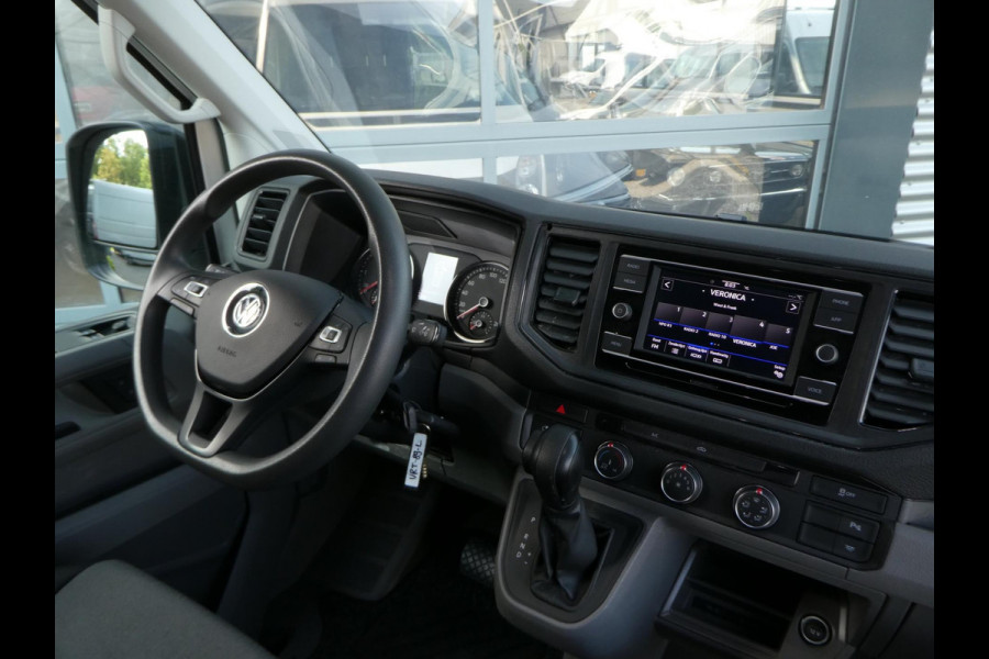 Volkswagen Crafter 35 2.0 TDI 180 pk L3H3 ( L2H2) airco, apple carplay ,camera ,trekhaak