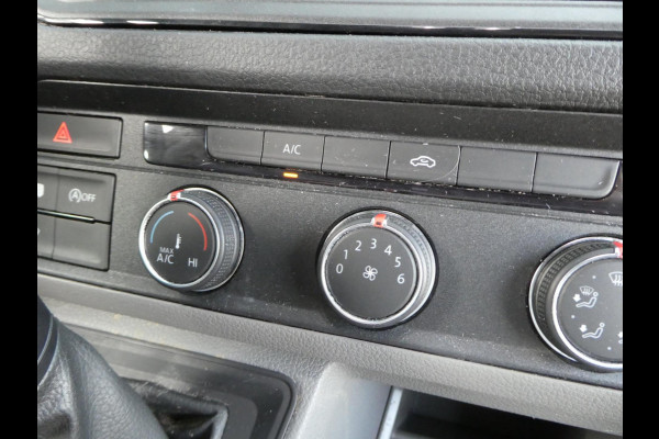 Volkswagen Crafter 35 2.0 TDI 180 pk L3H3 ( L2H2) airco, apple carplay ,camera ,trekhaak