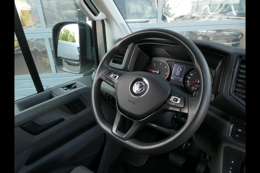 Volkswagen Crafter 35 2.0 TDI 180 pk L3H3 ( L2H2) airco, apple carplay ,camera ,trekhaak