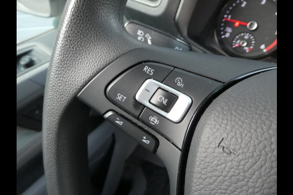 Volkswagen Crafter 35 2.0 TDI 180 pk L3H3 ( L2H2) airco, apple carplay ,camera ,trekhaak