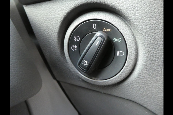 Volkswagen Crafter 35 2.0 TDI 180 pk L3H3 ( L2H2) airco, apple carplay ,camera ,trekhaak