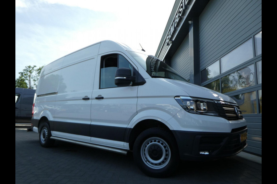 Volkswagen Crafter 35 2.0 TDI 180 pk L3H3 ( L2H2) airco, apple carplay ,camera ,trekhaak