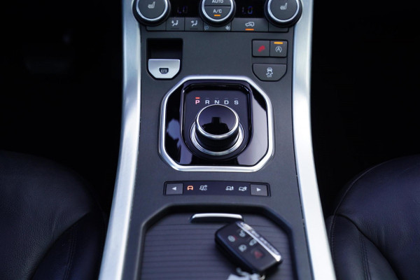 Land Rover Range Rover Evoque 2.0 TD4 SE Dynamic | Facelift | Panorama | Achteruitrijcamera | Automaat | Stoelverwarming | Xenon