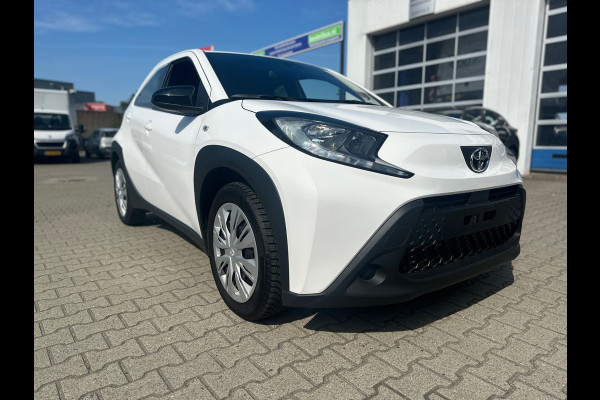 Toyota Aygo X 1.0 VVT-i MT Play CAMERA/CARPLAY (BOVAG/RIJKLAARPRIJS)