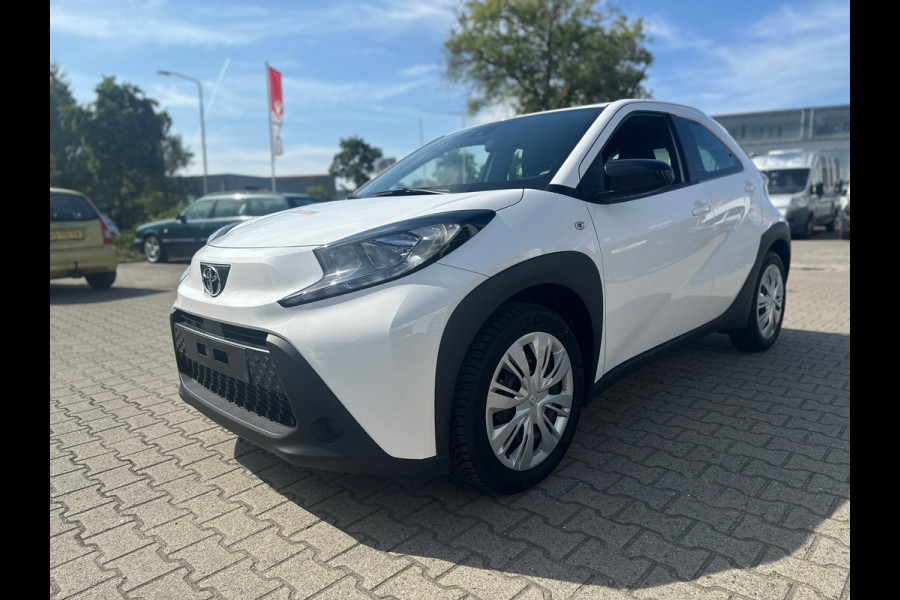 Toyota Aygo X 1.0 VVT-i MT Play CAMERA/CARPLAY (BOVAG/RIJKLAARPRIJS)