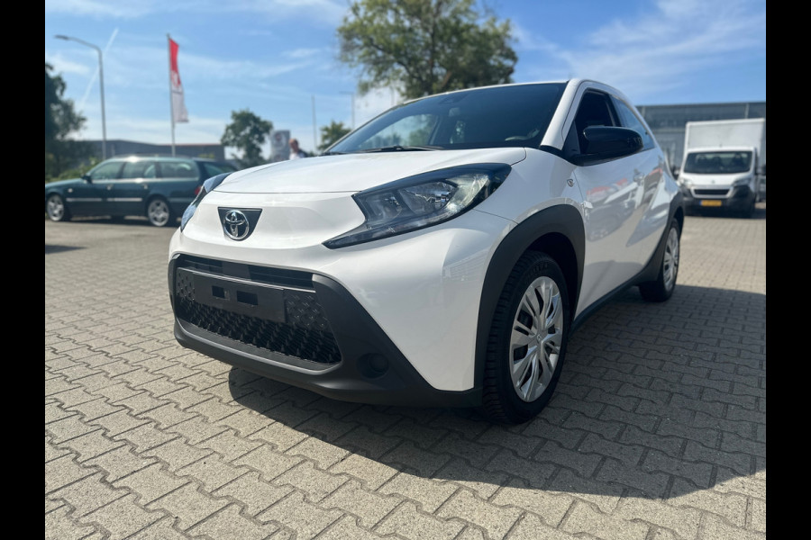 Toyota Aygo X 1.0 VVT-i MT Play CAMERA/CARPLAY (BOVAG/RIJKLAARPRIJS)
