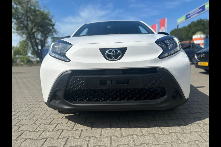 Toyota Aygo X 1.0 VVT-i MT Play CAMERA/CARPLAY (BOVAG/RIJKLAARPRIJS)