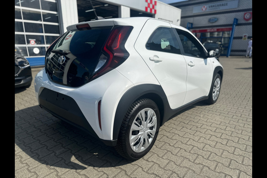 Toyota Aygo X 1.0 VVT-i MT Play CAMERA/CARPLAY (BOVAG/RIJKLAARPRIJS)