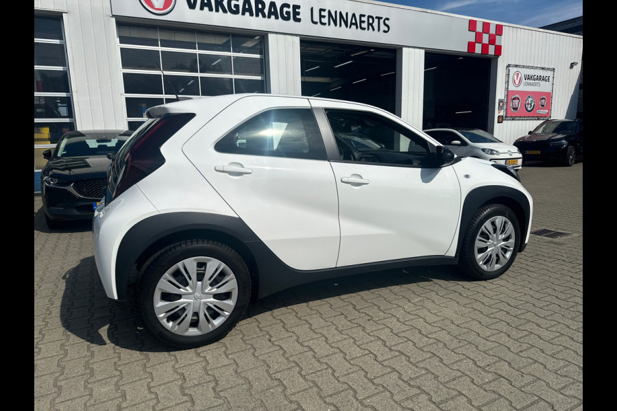 Toyota Aygo X 1.0 VVT-i MT Play CAMERA/CARPLAY (BOVAG/RIJKLAARPRIJS)