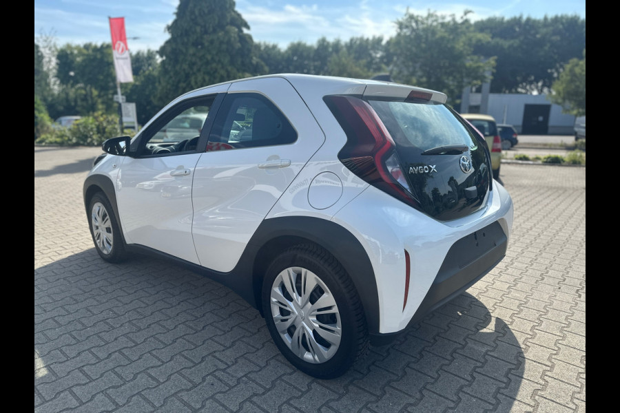 Toyota Aygo X 1.0 VVT-i MT Play CAMERA/CARPLAY (BOVAG/RIJKLAARPRIJS)