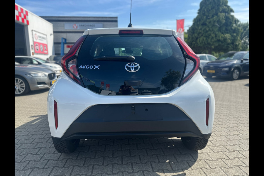 Toyota Aygo X 1.0 VVT-i MT Play CAMERA/CARPLAY (BOVAG/RIJKLAARPRIJS)