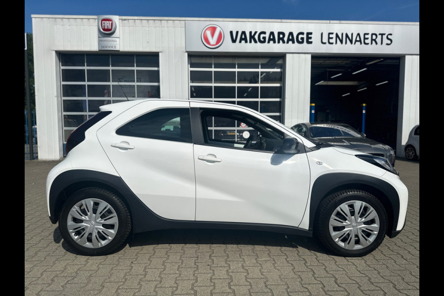 Toyota Aygo X 1.0 VVT-i MT Play CAMERA/CARPLAY (BOVAG/RIJKLAARPRIJS)