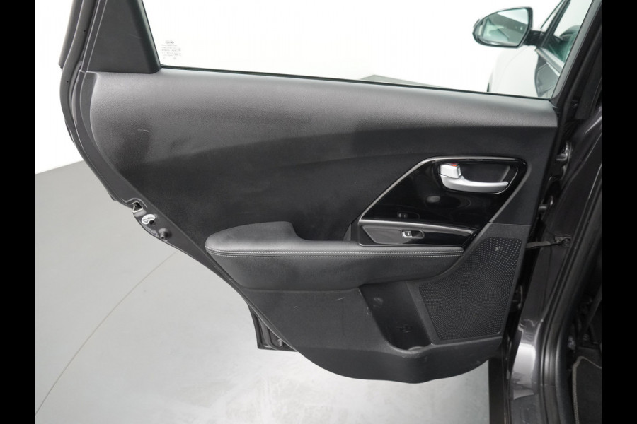 Kia Niro 1.6 GDi Hybrid DynamicLine Apple Carplay/Android Auto - Cruise Control - Climate Control - Navigatie 12 Maanden BOVAG Garantie