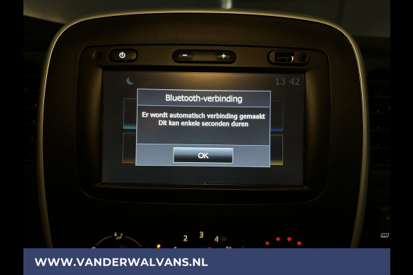 Renault Trafic 1.6 dCi L1H1 Euro6 Airco | Navigatie | Cruisecontrol | Trekhaak | Parkeersensoren Bijrijdersbank