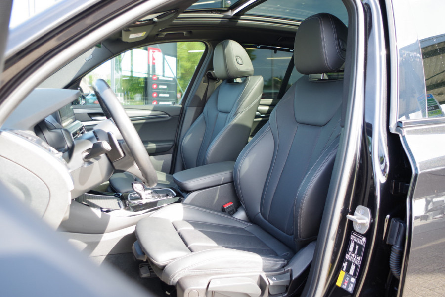 BMW X3 xDrive30e M-Sport High Executive 293 PK PHEV, Panoramadak, Trekhaak, Camera