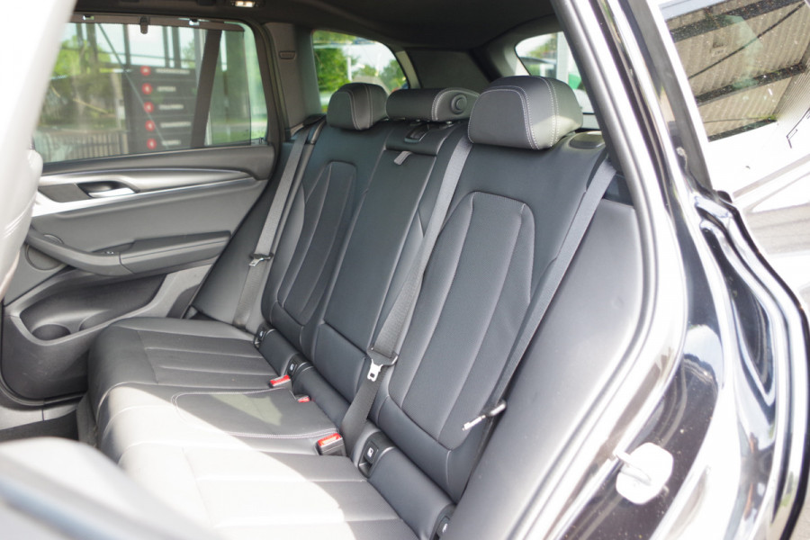 BMW X3 xDrive30e M-Sport High Executive 293 PK PHEV, Panoramadak, Trekhaak, Camera