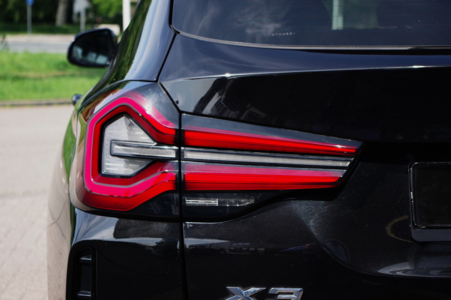 BMW X3 xDrive30e M-Sport High Executive 293 PK PHEV, Panoramadak, Trekhaak, Camera