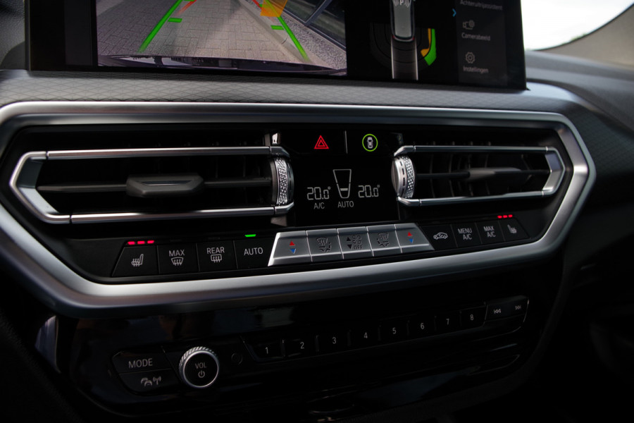 BMW X3 xDrive30e M-Sport High Executive 293 PK PHEV, Panoramadak, Trekhaak, Camera