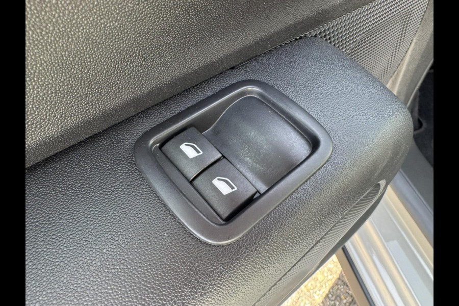 Citroën C3 1.2 PureTech C-Series Navigatie Clima Cruise Carplay Led Lm velgen